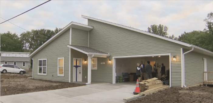 Habitat for Humanity Holds Dedication Ceremony for Neumann Monson-Designed Home in Iowa City